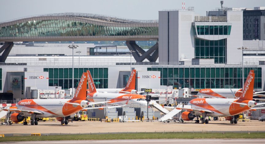 EasyJet ще съкрати 30% от служителите си заради коронакризата
