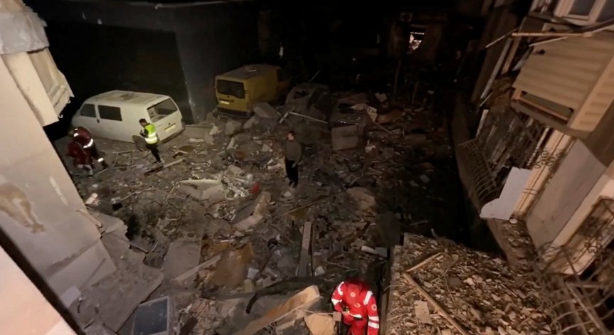 При нападението са били повредени няколко многоетажни жилищни сгради.