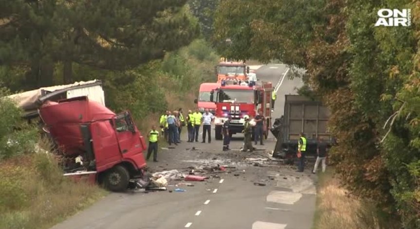 Тежка катастрофа по пътя Добрич-Варна отне живота на двама души