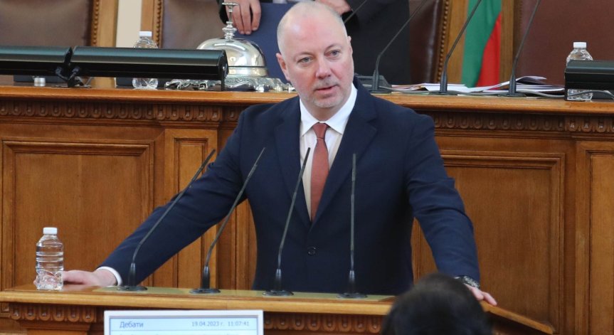 Веднъж месечно председателят на НС ще събира шефовете на комисии