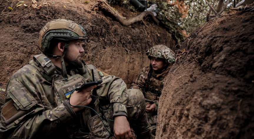 Двама загинали и 15 ранени при руски удари в Източна Украйна
