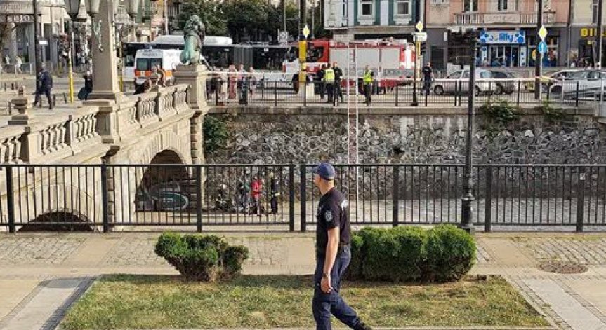 Убийство в София: Трима бутнаха мъж от Лъвов мост, жертвата почина на място