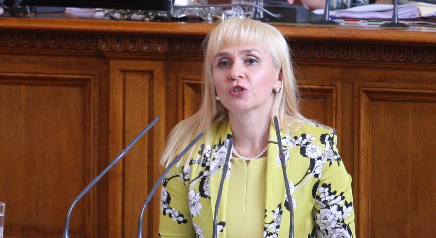 Ковачева: Без действащ бюджет има опасност уязвимите групи да не получат нужните средства