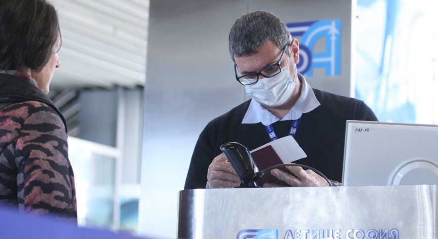 Още по-строги правила за влизащите у нас от страните в 