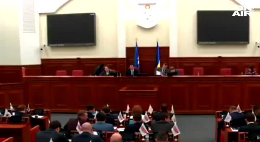 Ръкопашен бой на заседание на градския съвет на Киев