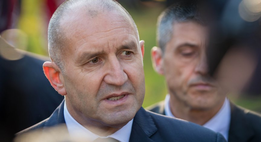 ''Изразявам искрените си съболезнования'', написа държавният глава.