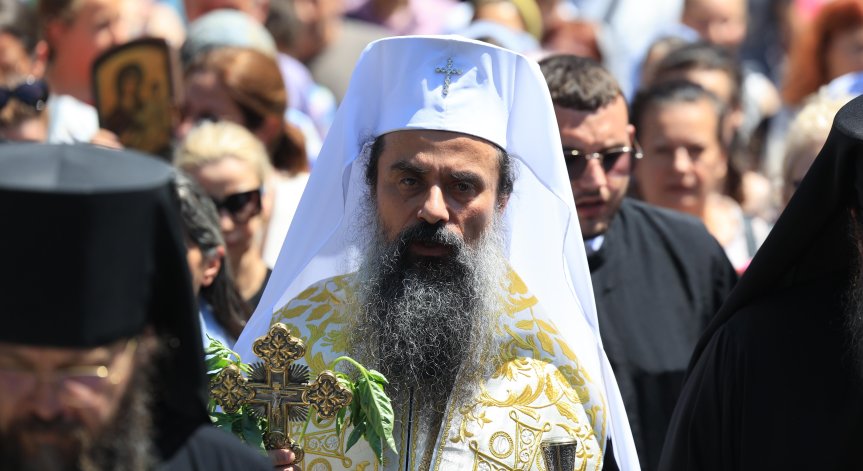Патриарх Даниил преди Кръстовден: Грехът ни разчовечава, спасението изисква духовен подвиг
