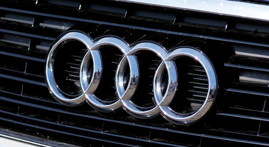 Audi изтегля близо 20 000 електромобила заради опасен дефект