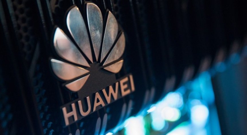Блокират достъпа на Huawei до американските банки?