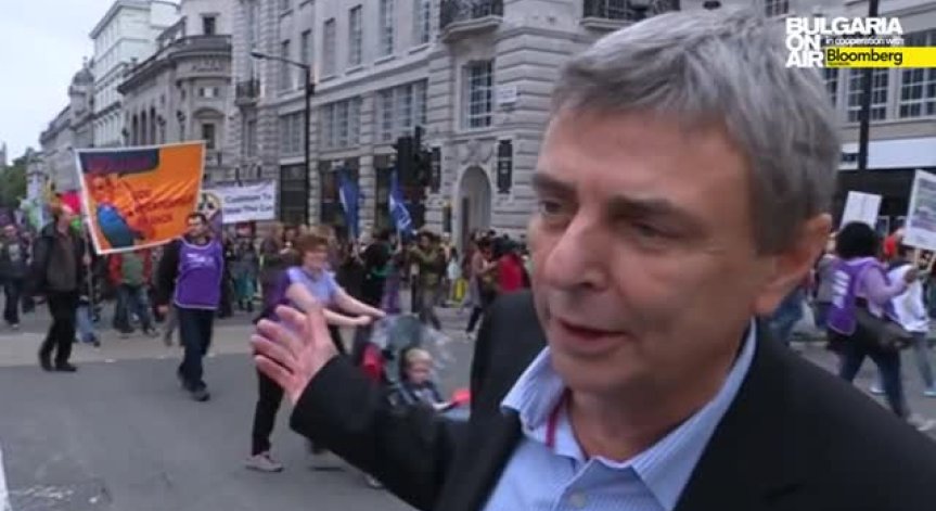 90 хиляди протестираха в Лондон срещу намаляващите доходи
