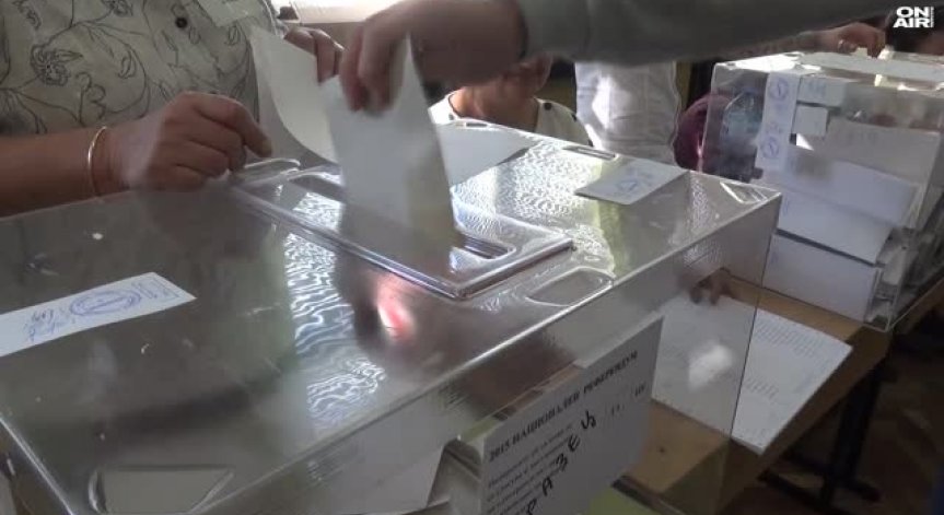 ЦИК реши: На избирателите да се дават всички бюлетини