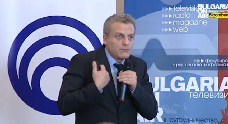 Москов: Трябва да търсим нов подход за ценообразуване при лекарствата