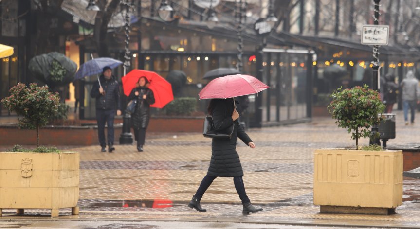 Дъжд и застудяване, оранжев код за опасно време е обявен в 7 области