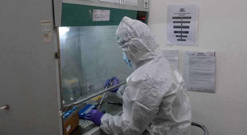 Свръхзаразен мутант на Омикрон вдига учените на крак