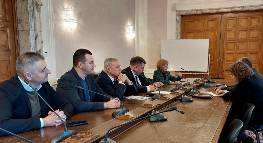 БСП предлага законови стъпки за запазване на традиционното православие.