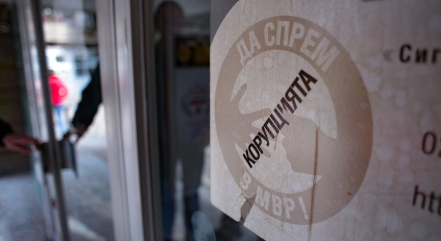 Съдът решава дали да остави за постоянно в ареста четиримата полицаи от 4-то РПУ