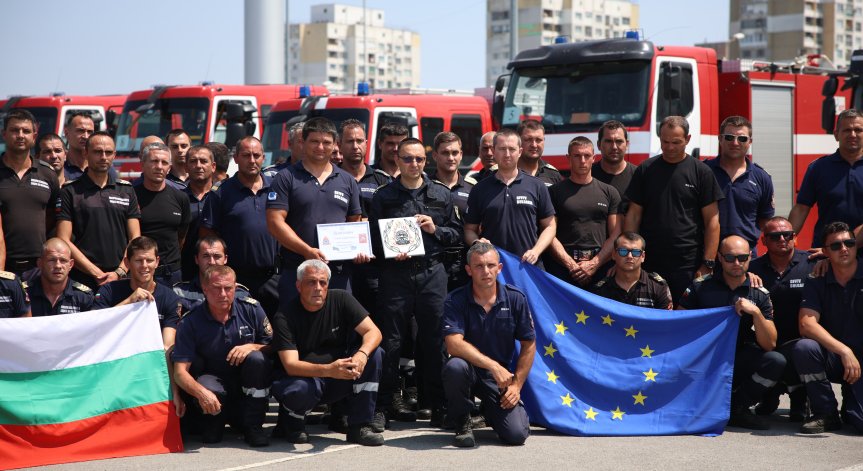 На родна земя пожарникарите ни разказаха за борбата с огъня в Корфу