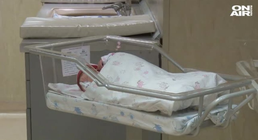 Пловдив: Първото бебе за 2019 година се е родило 40 секунди след полунощ