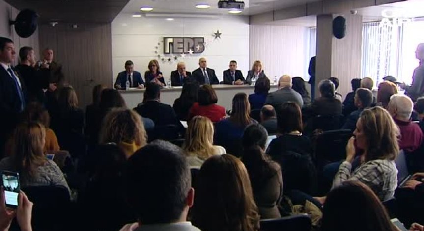 Борбата в 25 МИР е между Бойко Борисов и Корнелия Нинова