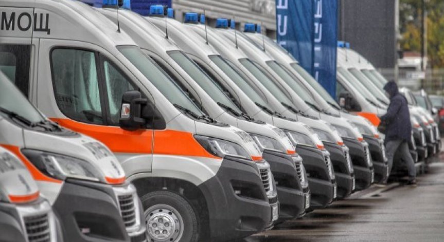 Двама от пострадалите са в тежко състояние.