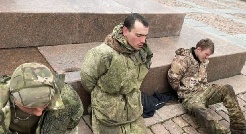 Размяна: 14 военнопленници се върнаха в Украйна, сред тях са медик и офицер