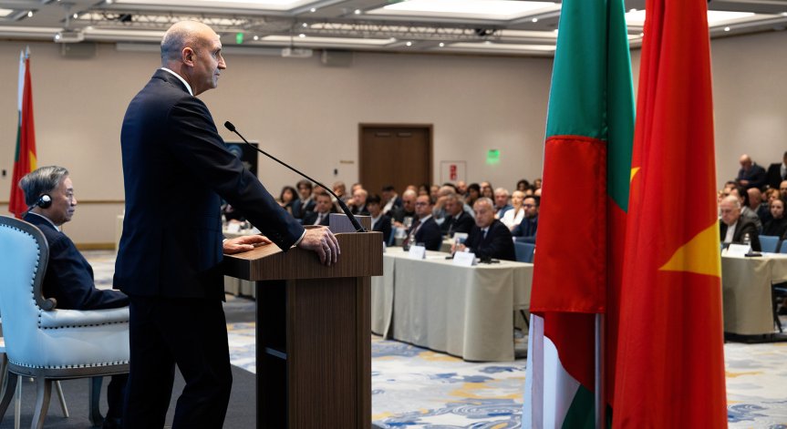 Радев: България и Виетнам трябва да задълбочават икономическото си сътрудничество (+СНИМКИ)