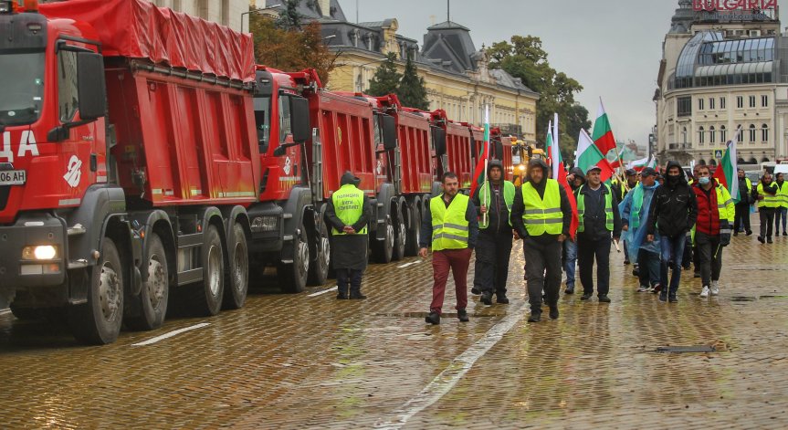 Викат в районното водачите на ТИР-ове, които протестираха пред МС