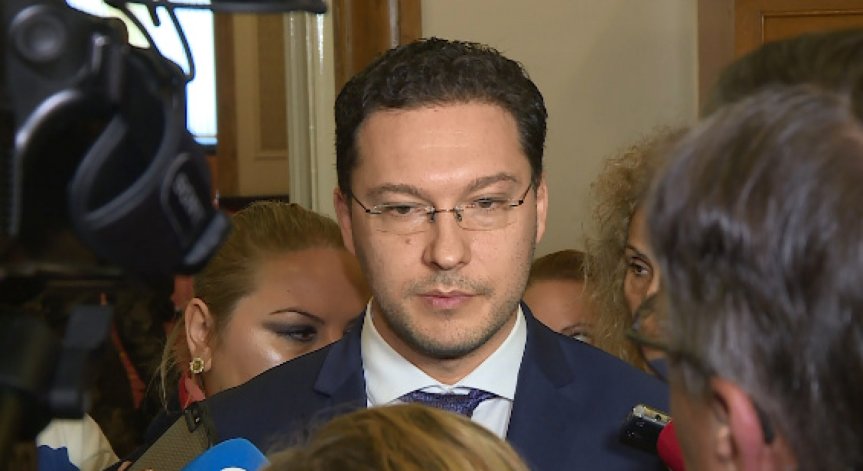 Министър Митов: Не е търсено съдействието на България срещу ИД