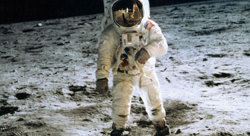 Гагарин срещу Армстронг: битката за космоса