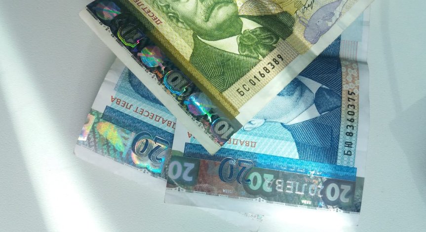 За подкуп от 10 лв.: Осъдиха шофьор на пробация и 250 лв. разходи