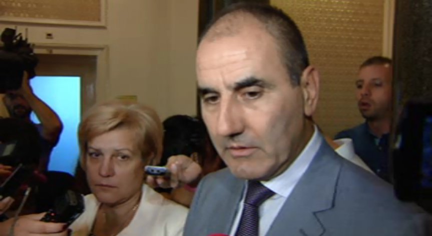 Общините няма да събират 2% данък от доходите ни, съобщи Цветан Цветанов