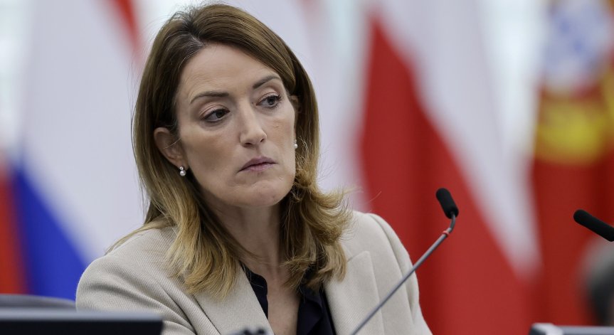 Мецола говори на брифинг пред медиите след срещата си с премиера Росен Желязков.