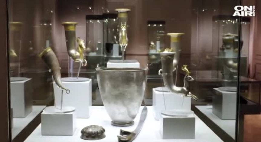 Прокурори, рествратори и вещи лица втори ден описват колекцията на Божков