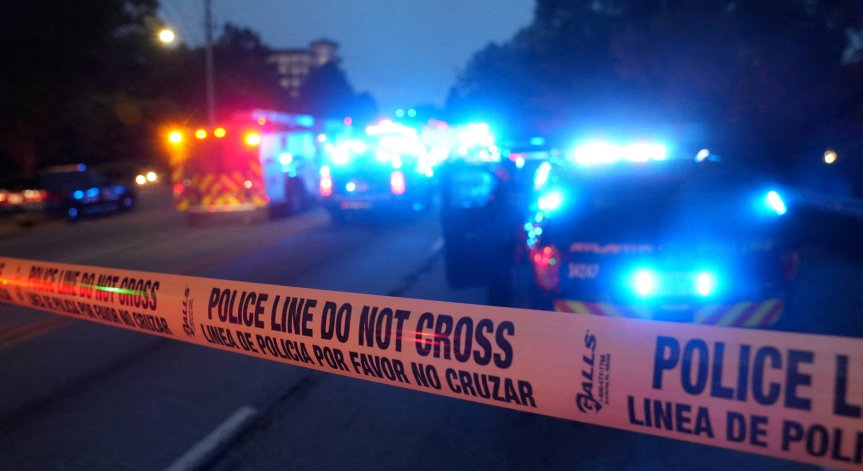 Полицията не е дала никакви подробности за извършителя.