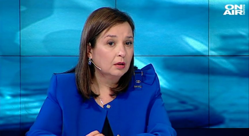 Майчинството от 410 дни трябва да остане, смята Зорница Русинова
