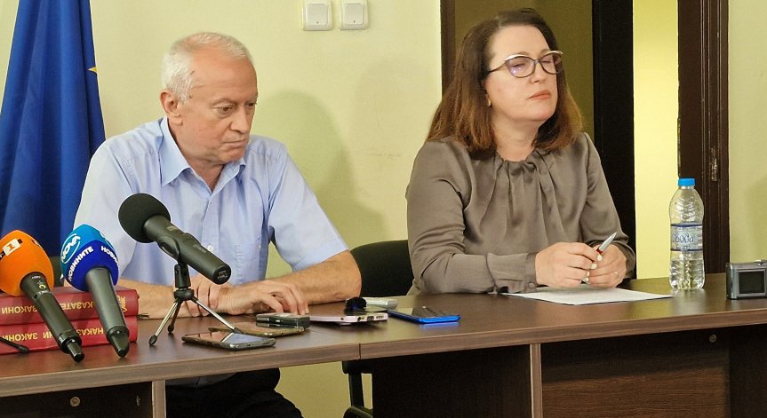 Георги обезобразил приятелката си от ревност, събират доказателства за 