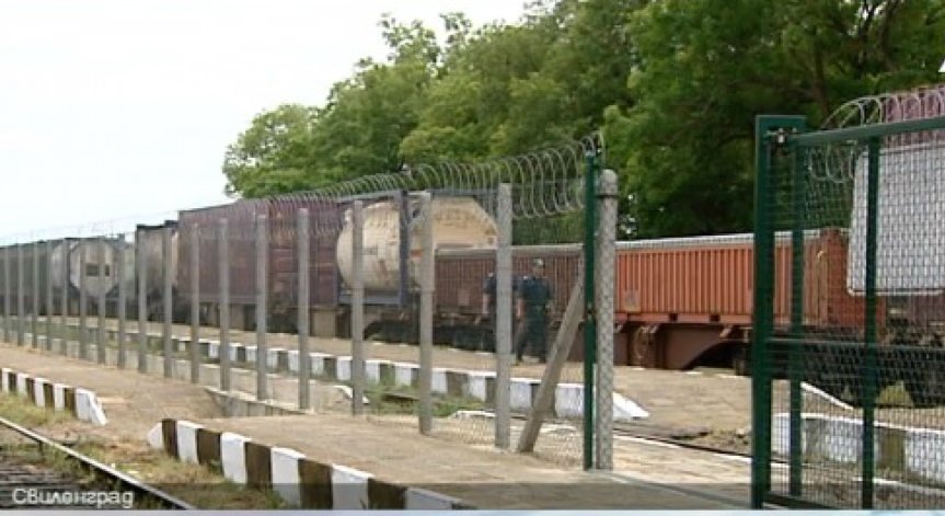 Задържаха 65 нелегални мигранти на 