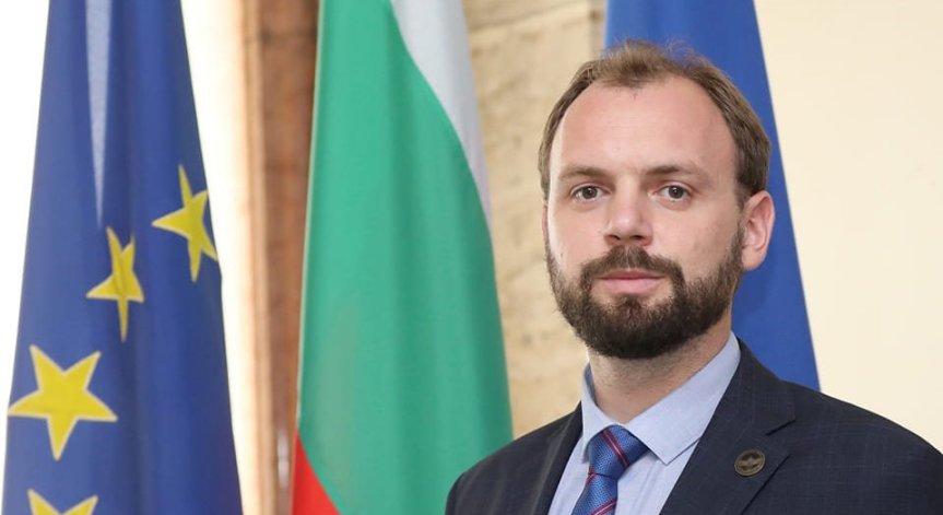 Съветникът на Тагарев: Детето ми разби челото си, за 3 часа минахме през 4 кабинета