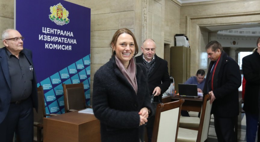 Митева: Хората са гневни на управляващите, да спрем да трупаме омраза