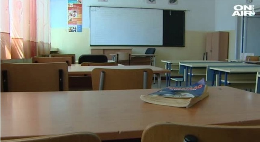 Четири училища в Русе са отново в дървена ваканция