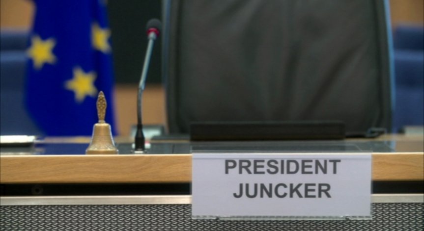 Зачестяват призивите за оставката на Жан-Клод Юнкер като председател на ЕК