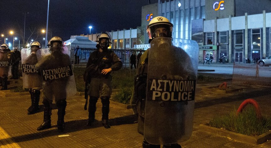 В локва кръв: Българин е открит мъртъв на площад в Атина