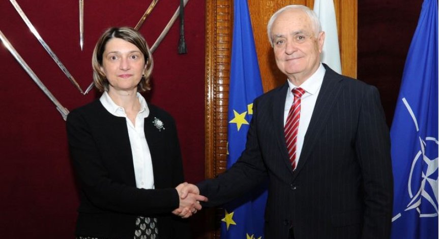 Подкрепа за устойчив мир и сигурност в региона.