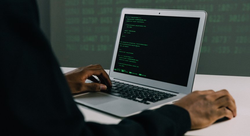 Китайски шпионин използва LinkedIn, за да се сдобие с държавни тайни на Великобритания