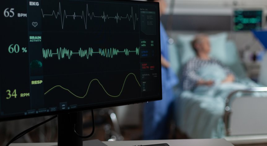 Възможните лечения са медикаментозно, оперативно и транскатетърно.