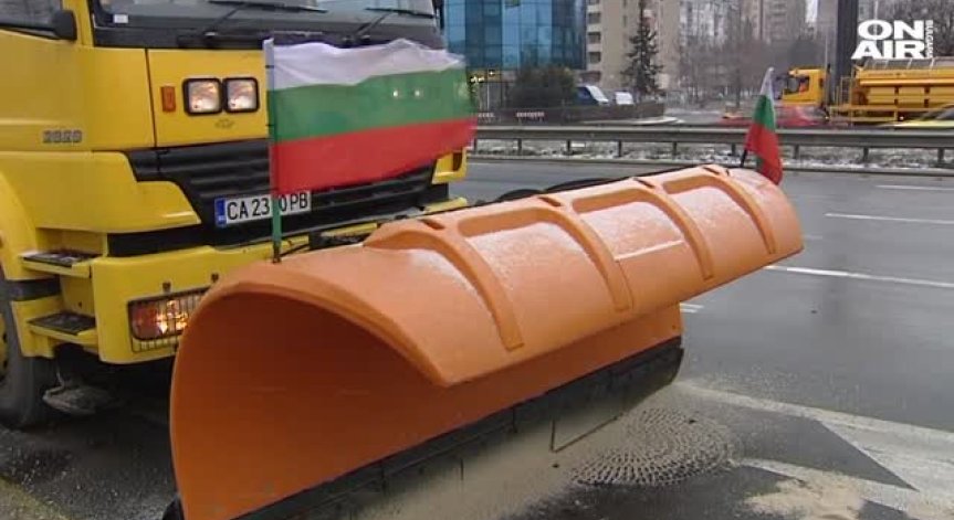 Остава ограничено движението на МПС-та в Силистра, Разград, Добрич и Шумен