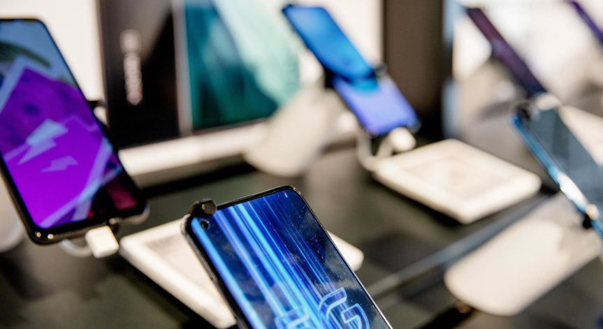 Дефицитът на чиповете засегна всичко, следващите в списъка - смартфоните