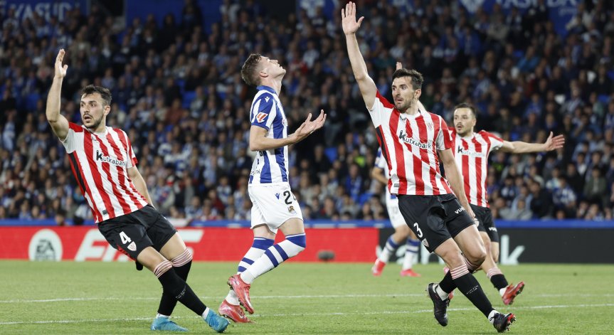 Срещата се игра стадион Реале Арена в Сан Себастиан.