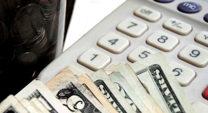 Доларът с печалби в понеделник