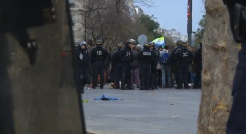 Безредици в Париж и 289 ареста